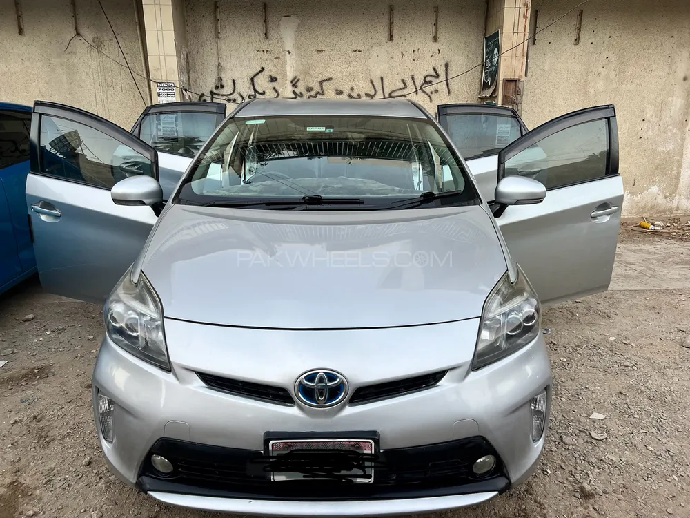 Toyota Prius 2012 for Sale in Karachi Image-1