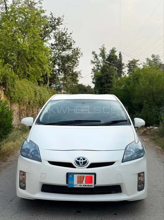 Toyota Prius 2011 for Sale in Peshawar Image-1