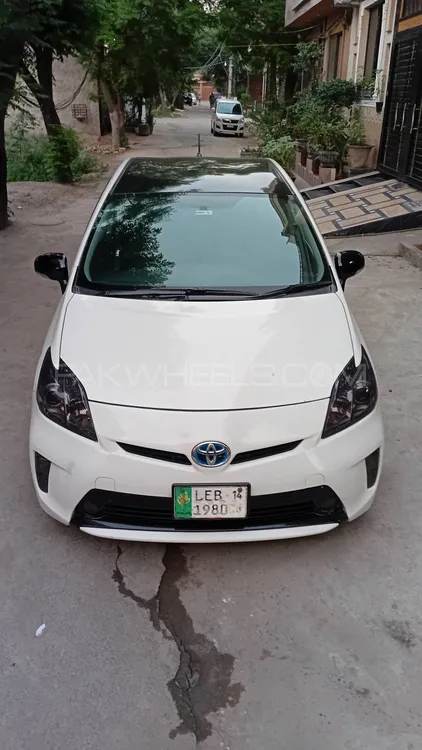 Toyota Prius 2010 for Sale in Lahore Image-1