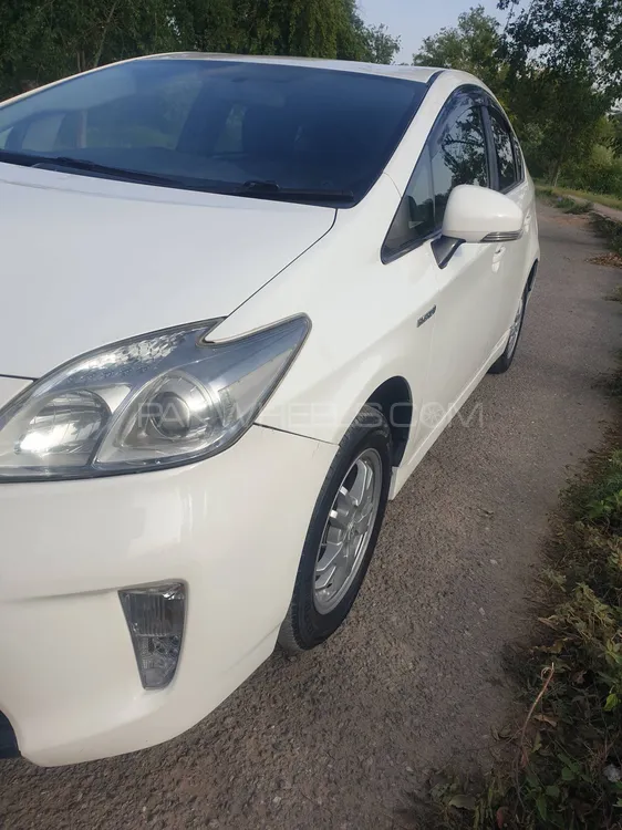Toyota Prius 2015 for Sale in Islamabad Image-1