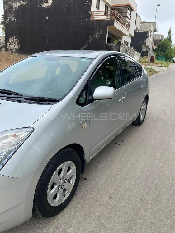 Toyota Prius 2011 for Sale in Faisalabad Image-1