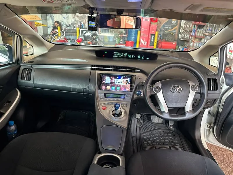 Toyota Prius 2015 for Sale in Lahore Image-1