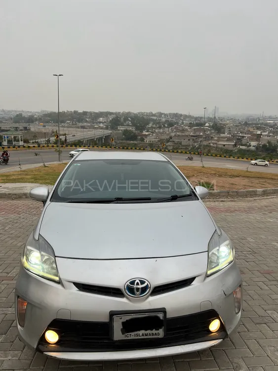 Toyota Prius 2013 for Sale in Islamabad Image-1