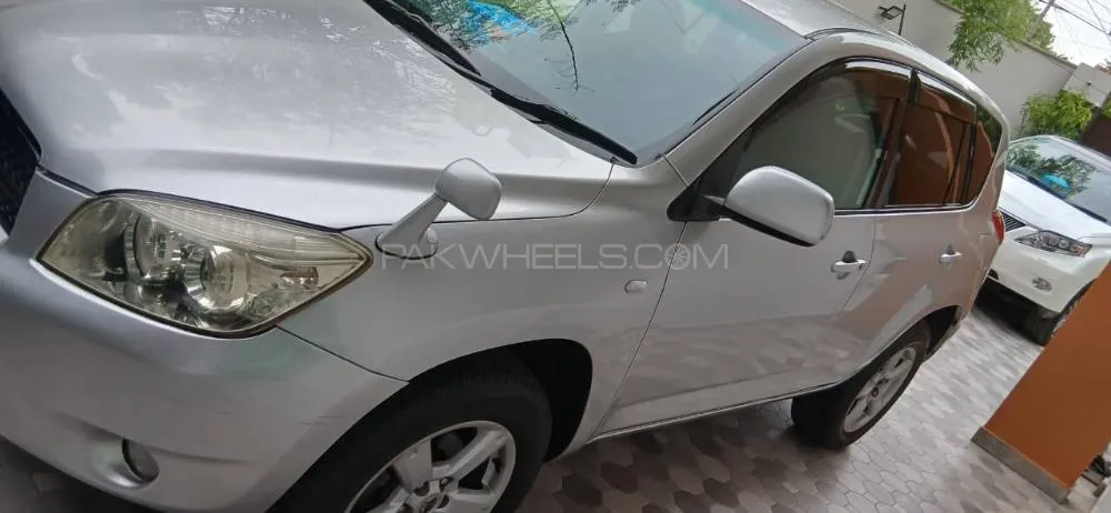 Toyota Rav4 2007 for Sale in Karachi Image-1