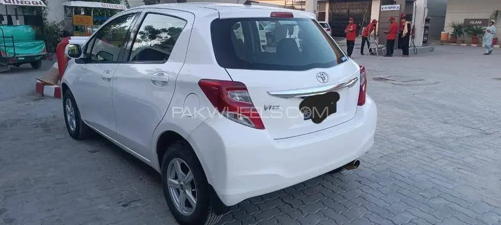 Toyota Vitz 2015 for Sale in Bannu Image-1
