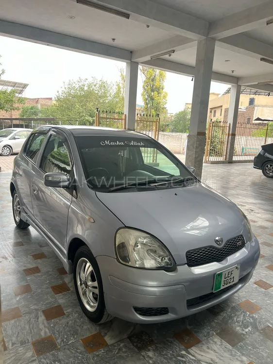 Toyota Vitz 2004 for Sale in Peshawar Image-1