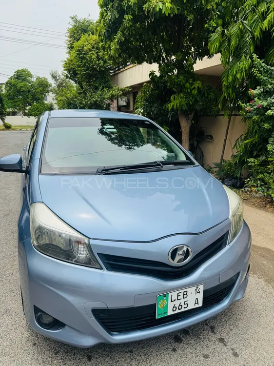 Toyota Vitz 2014 for Sale in Lahore Image-1