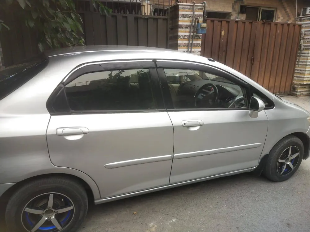Honda City 2005 for Sale in Lahore Image-1