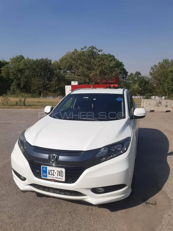 Honda Vezel 2015 for Sale in Peshawar Image-1