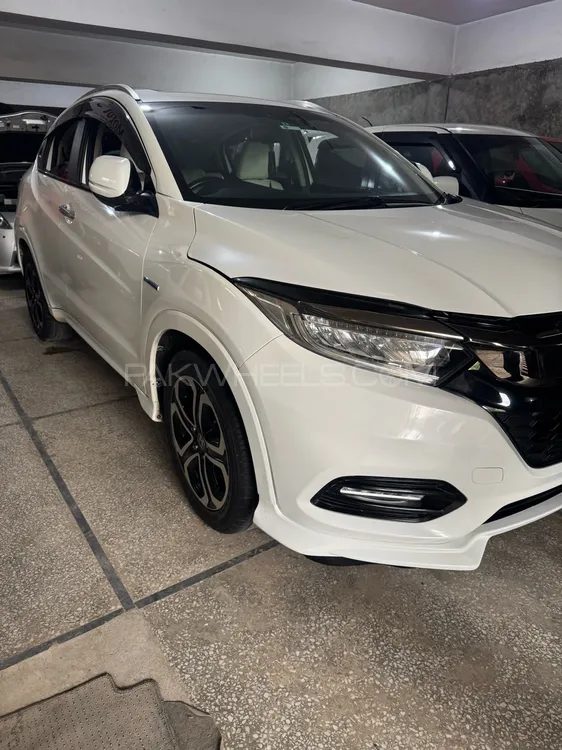 Honda Vezel 2015 for Sale in Lahore Image-1