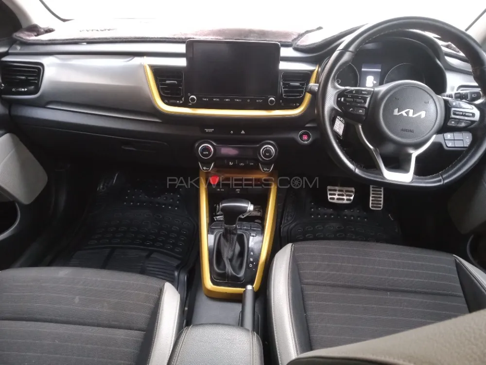 KIA Stonic 2022 for Sale in Karachi Image-1