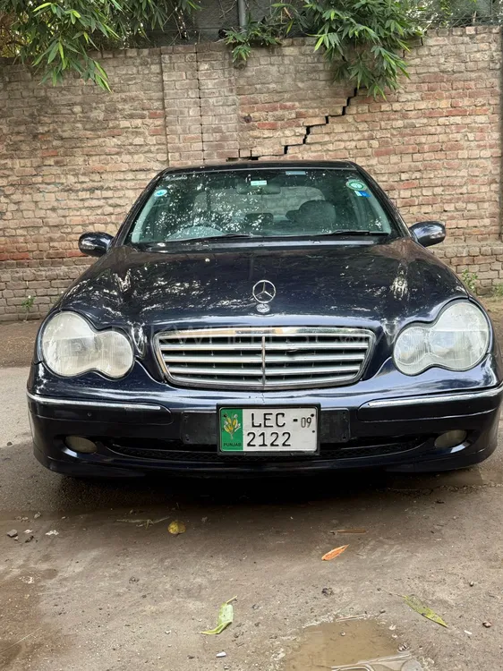 Mercedes Benz C Class 2003 for Sale in Lahore Image-1