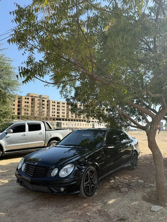 Mercedes Benz E Class 2005 for Sale in Karachi Image-1