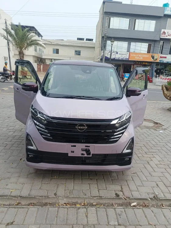 نسان ڈیز 2025 for Sale in لاہور Image-1