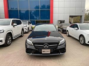Mercedes Benz C180 
AMG Night Edition 
Model: 2021
Mileage: 21,000 km 
Reg: 2021 khi

*Privacy Glass
*Driving Assistance 
*Parking Assist PARKTRONIC
*Panoramic Roof

calling and visiting hours

Monday to Saturday

11:00 AM to 7:00 PM