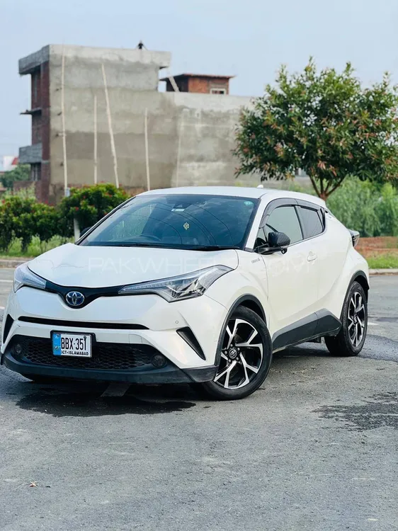 Toyota C-HR 2017 for Sale in Mandi bahauddin Image-1