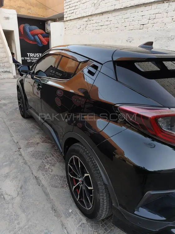 Toyota C-HR 2017 for Sale in Multan Image-1
