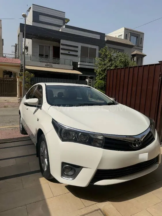 Toyota Corolla 2017 for Sale in Lahore Image-1