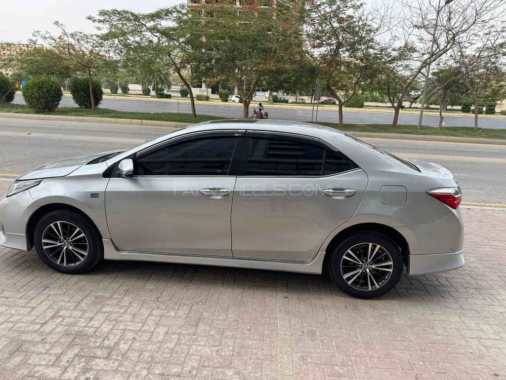Toyota Corolla 2021 for Sale in Karachi Image-1