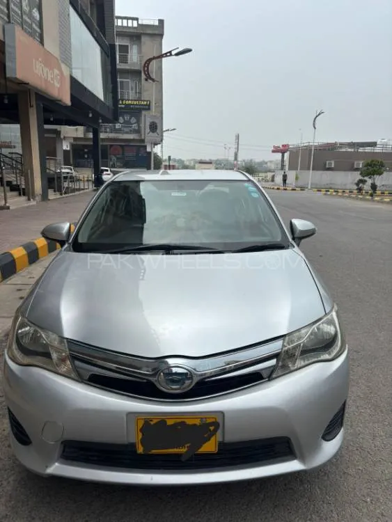 Toyota Corolla Axio 2014 for Sale in Islamabad Image-1