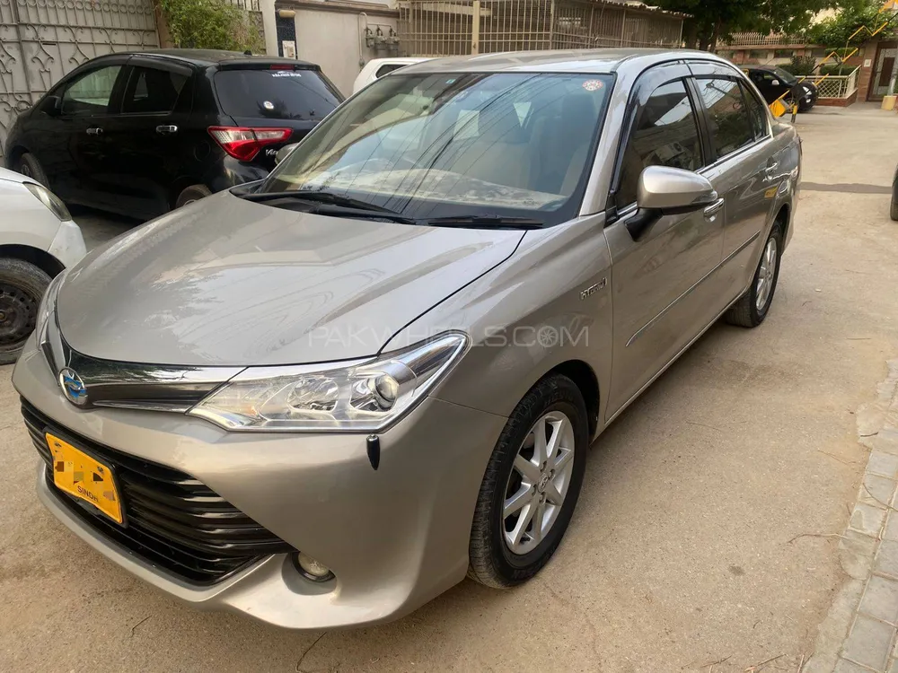 Toyota Corolla Axio 2015 for Sale in Karachi Image-1