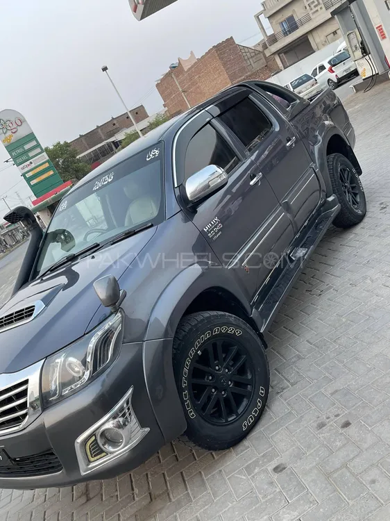Toyota Hilux 2011 for Sale in Toba Tek Singh Image-1