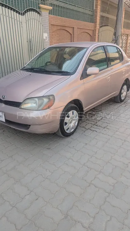 Toyota Platz 2001 for Sale in Vehari Image-1