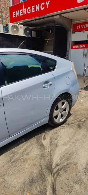 Toyota Prius 2010 for Sale in Islamabad Image-1