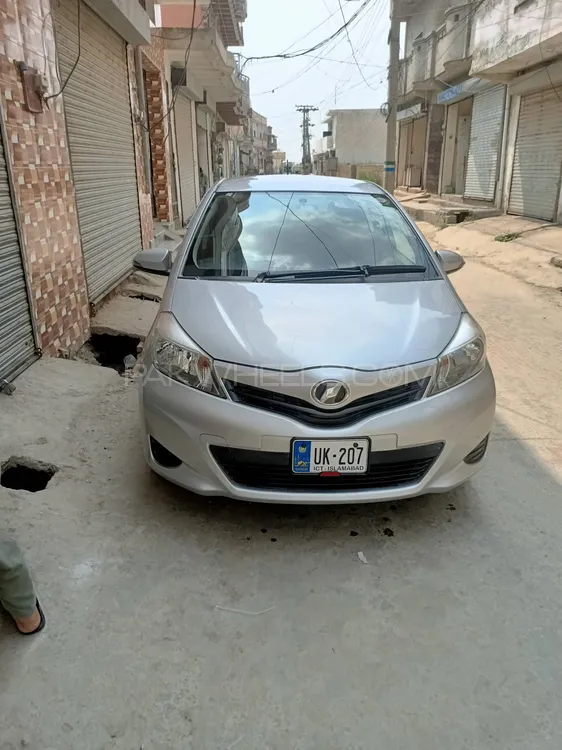 Toyota Vitz 2012 for Sale in Gujar Khan Image-1