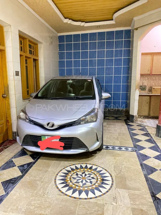 Toyota Vitz 2014 for Sale in Peshawar Image-1