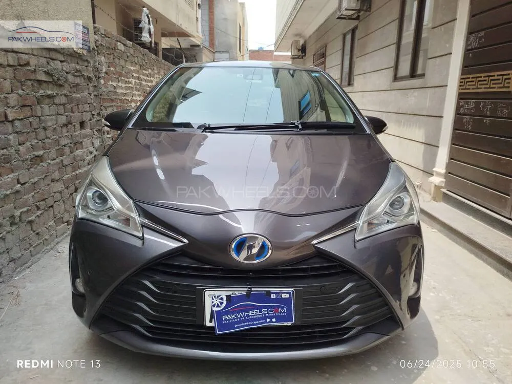Toyota Vitz 2018 for Sale in Lahore Image-1