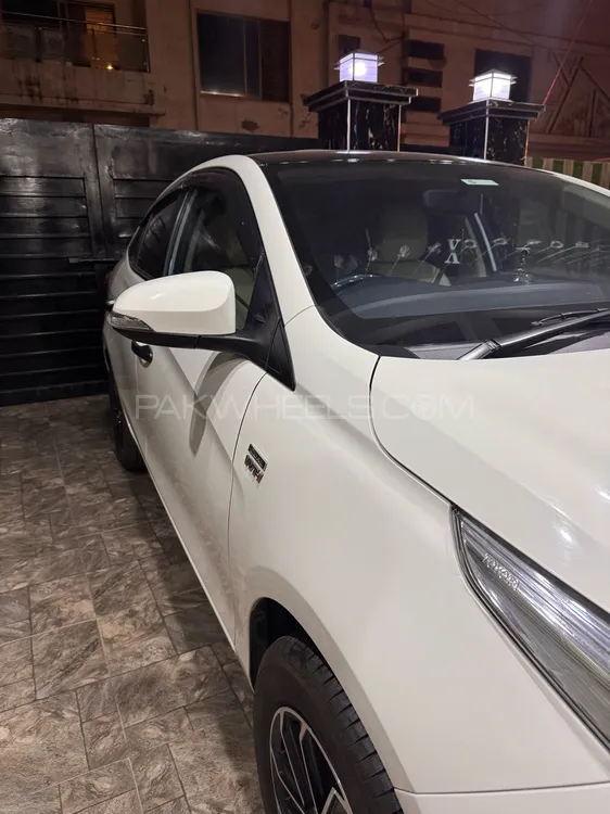 ٹویوٹا یارس سیڈان 2021 for Sale in لاہور Image-1