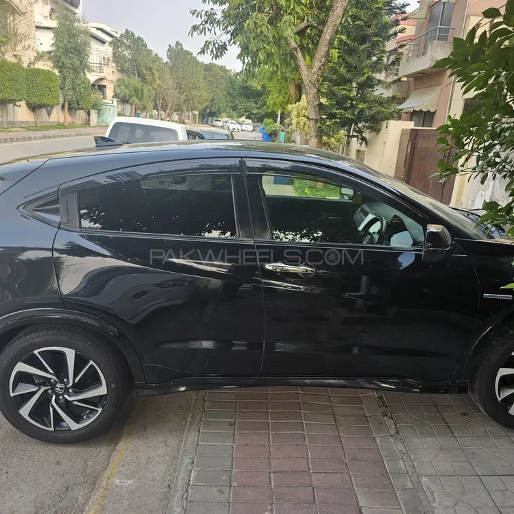 Honda Vezel 2016 for Sale in Islamabad Image-1