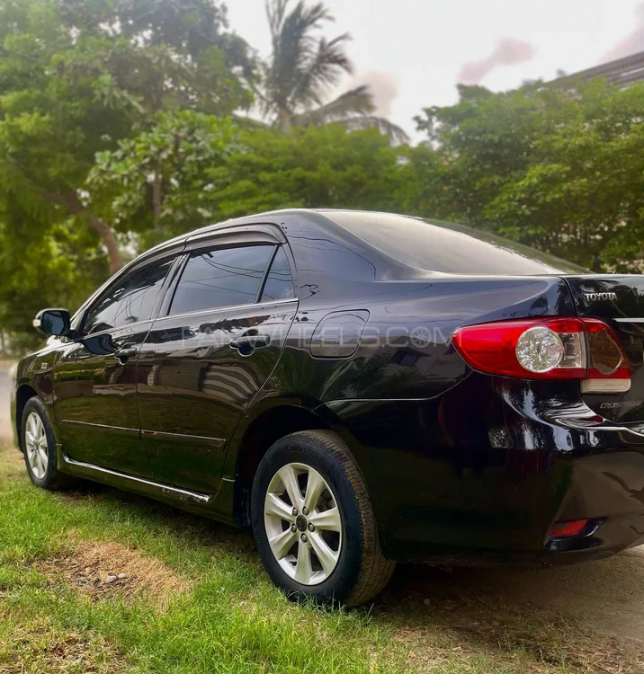 Toyota Corolla 2013 for Sale in Karachi Image-1