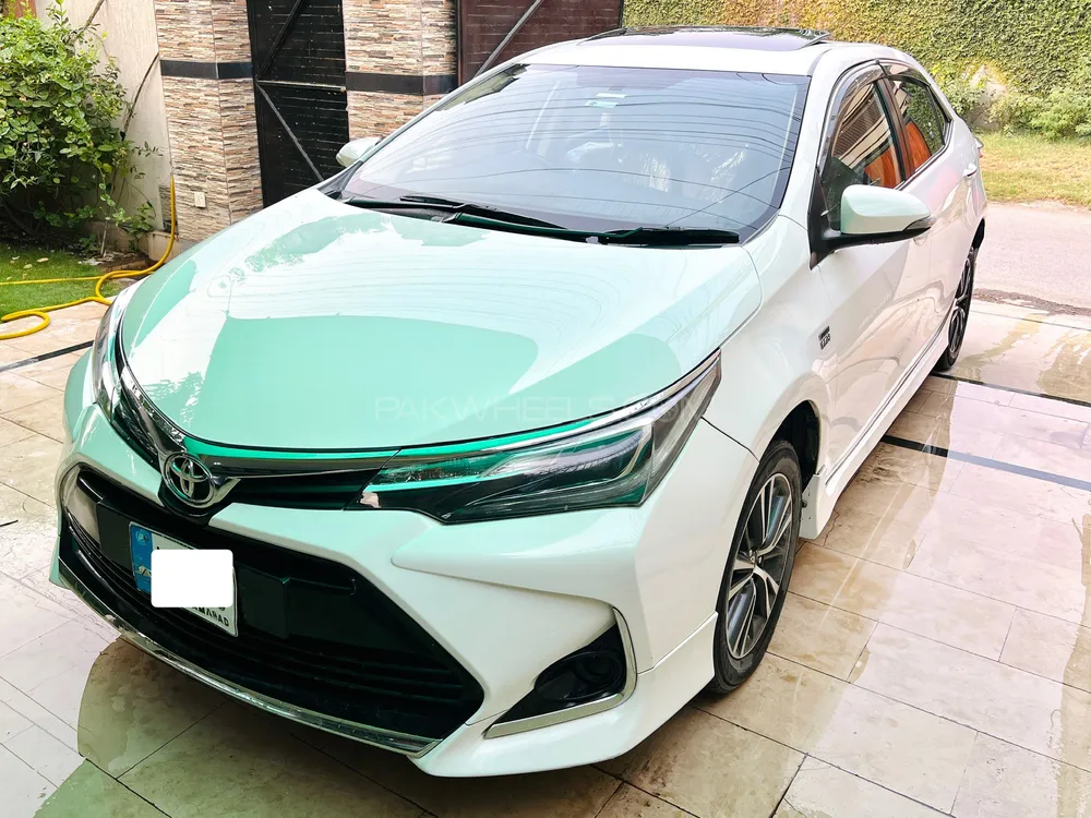 Toyota Corolla 2022 for Sale in Peshawar Image-1