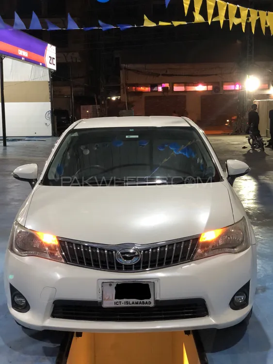 Toyota Corolla Axio 2017 for Sale in Islamabad Image-1
