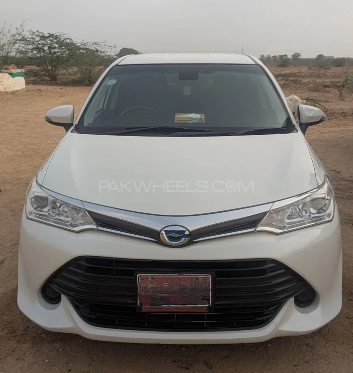 Toyota Corolla Axio 2017 for Sale in Karachi Image-1