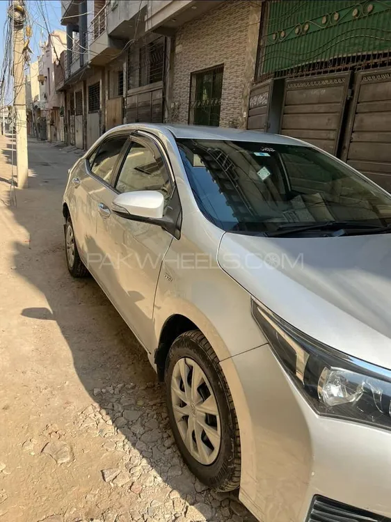 Toyota Corolla 2017 for Sale in Faisalabad Image-1