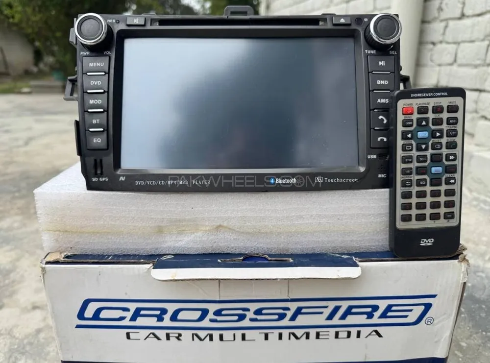 Toyota Corolla LCD Panel in Excellent Condition Image-1