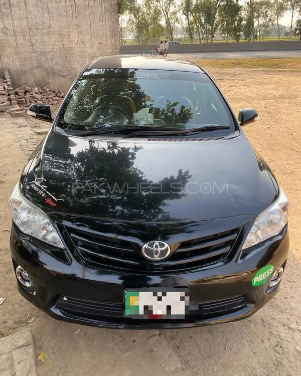 Toyota Corolla 2013 for Sale in Sambrial Image-1