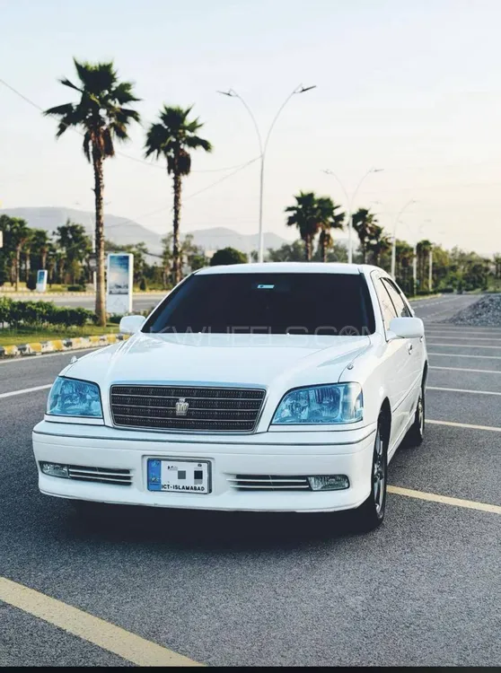 Toyota Crown 2002 for Sale in Islamabad Image-1