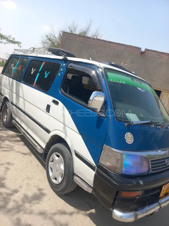 Toyota Hiace 2006 for Sale in Karak Image-1