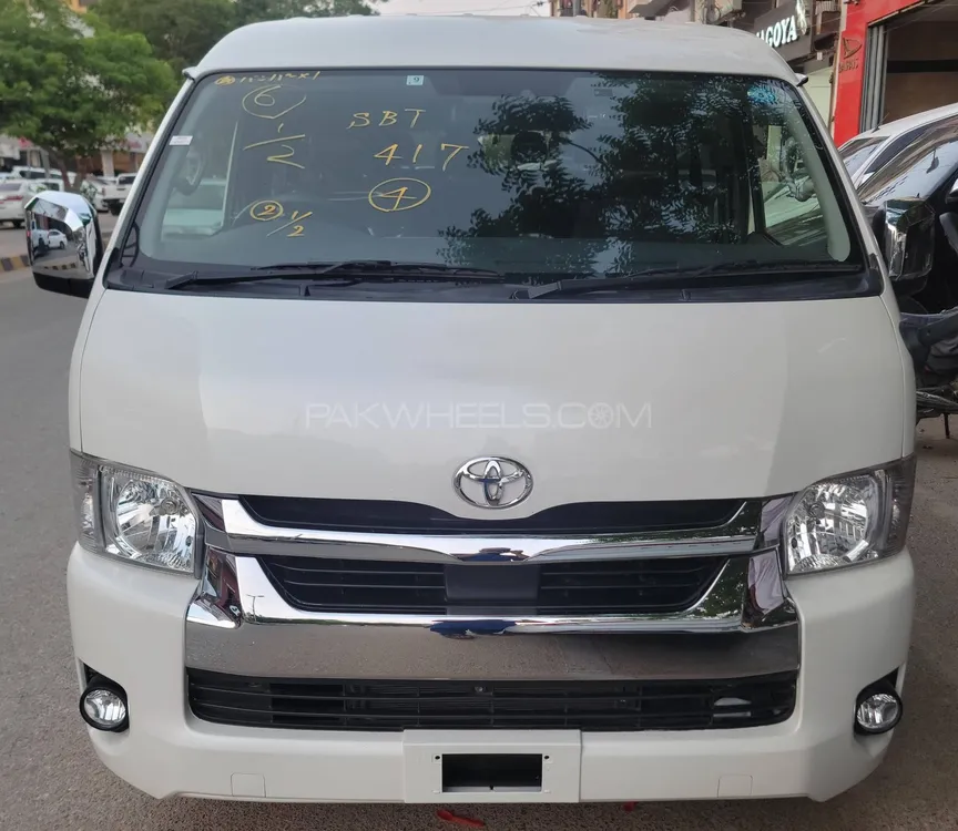 Toyota Hiace 2021 for Sale in Karachi Image-1