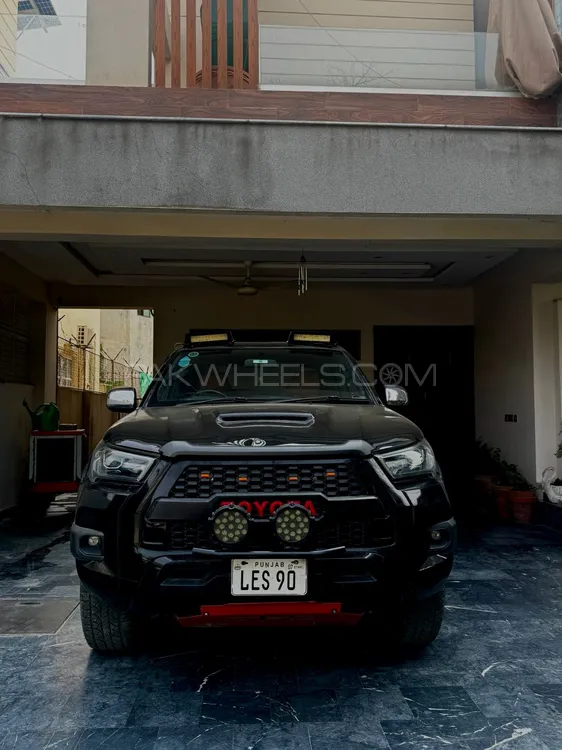 Toyota Hilux 2005 for Sale in Lahore Image-1