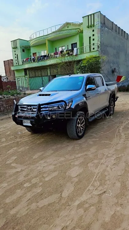 Toyota Hilux 2017 for Sale in Faisalabad Image-1