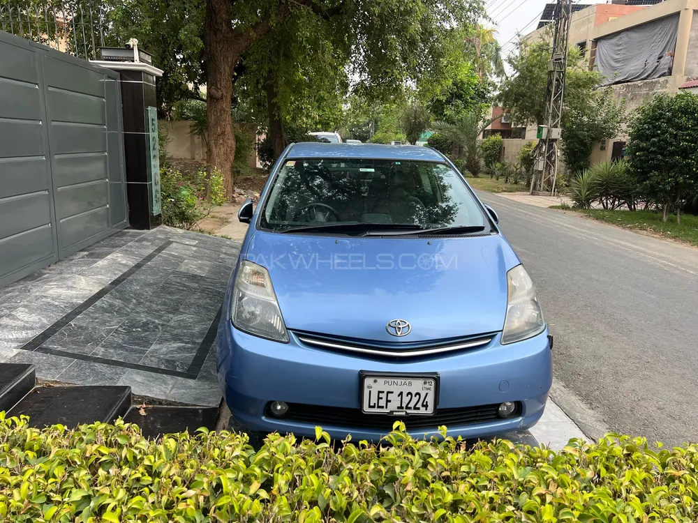 Toyota Prius 2007 for Sale in Lahore Image-1