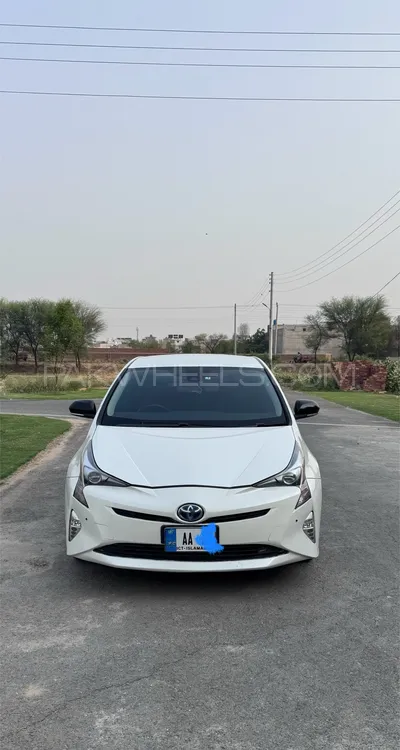 Toyota Prius 2017 for Sale in Lahore Image-1