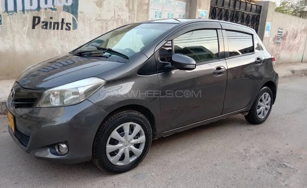 Toyota Vitz 2012 for Sale in Rawalpindi Image-1