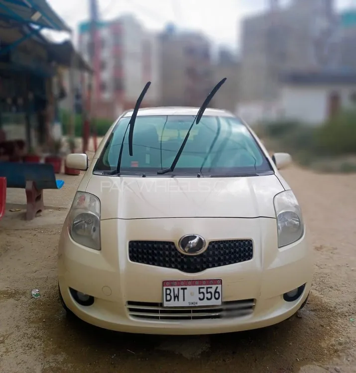 Toyota Vitz 2005 for Sale in Karachi Image-1