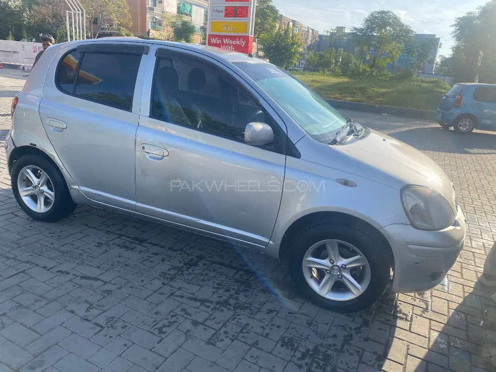 Toyota Vitz 2001 for Sale in Islamabad Image-1